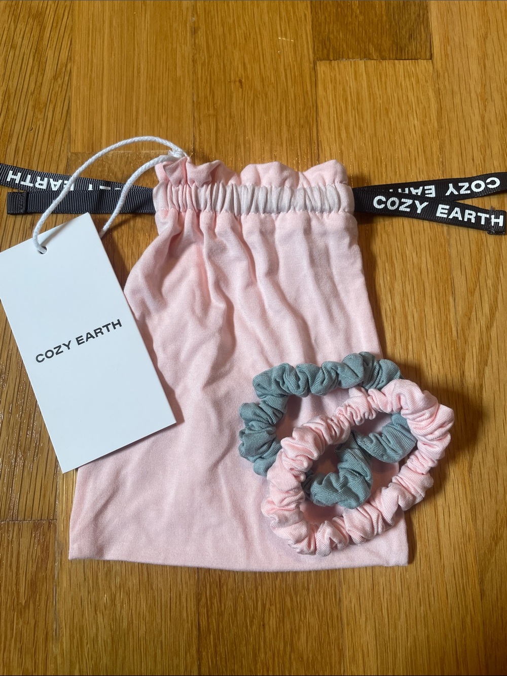 NWT New with Tags COZY EARTH Women’s Bamboo Stretch Knit Skinny Scrunchies Set